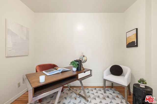 613 N Detroit Street, Los Angeles, CA 90036