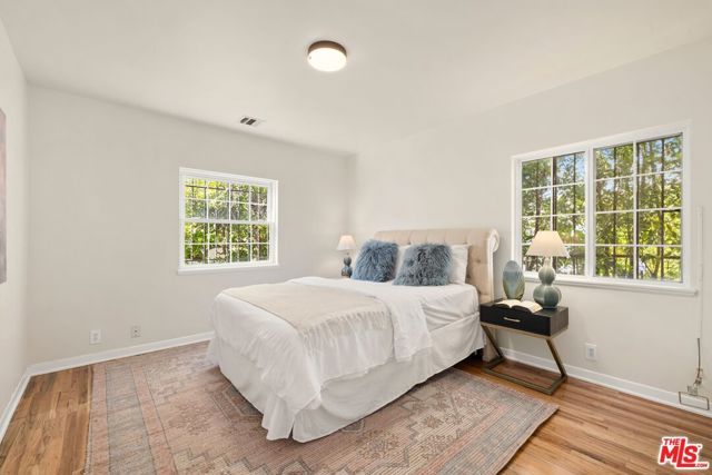 613 N Detroit Street, Los Angeles, CA 90036