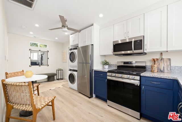 613 N Detroit Street, Los Angeles, CA 90036