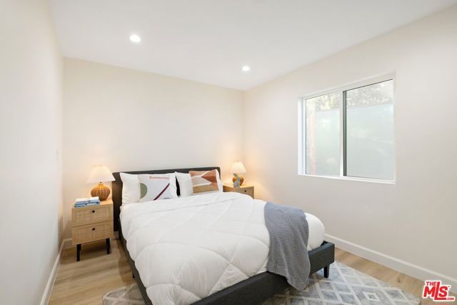 613 N Detroit Street, Los Angeles, CA 90036