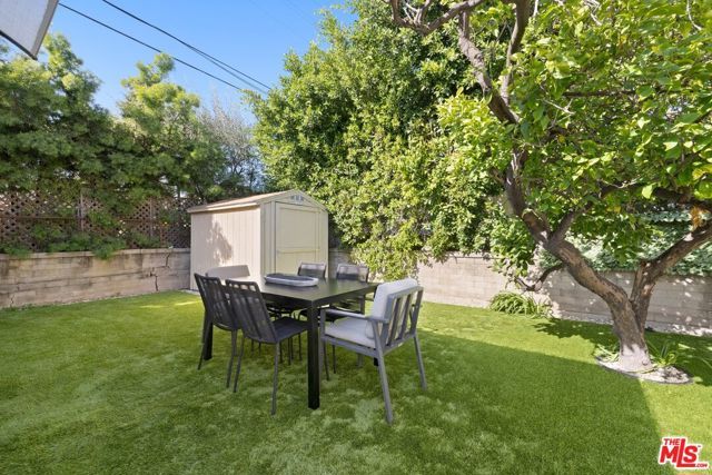 613 N Detroit Street, Los Angeles, CA 90036