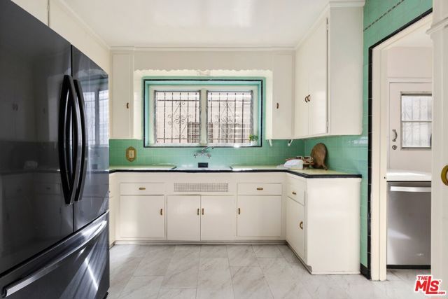 613 N Detroit Street, Los Angeles, CA 90036