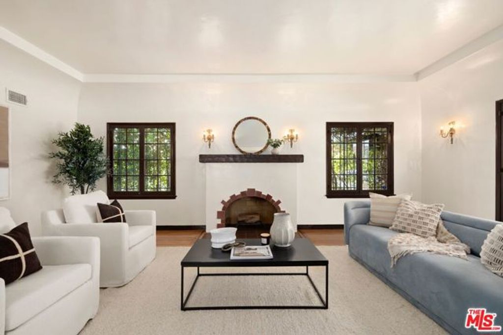 613 N Detroit Street, Los Angeles, CA 90036