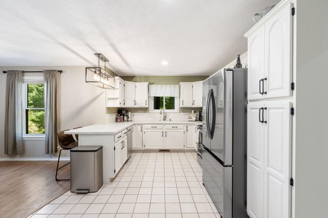307 S 38th Street, Nixa, MO 65714