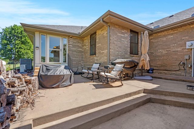307 S 38th Street, Nixa, MO 65714