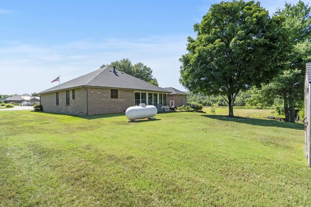 307 S 38th Street, Nixa, MO 65714