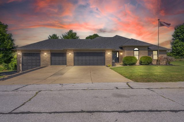 307 S 38th Street, Nixa, MO 65714
