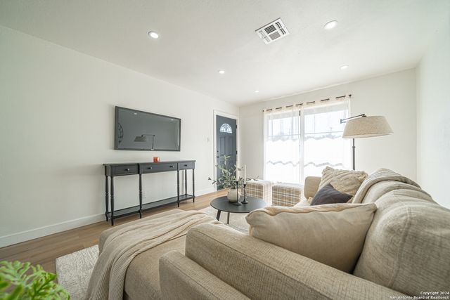 4339 WAIKIKI DR, San Antonio, TX 78218