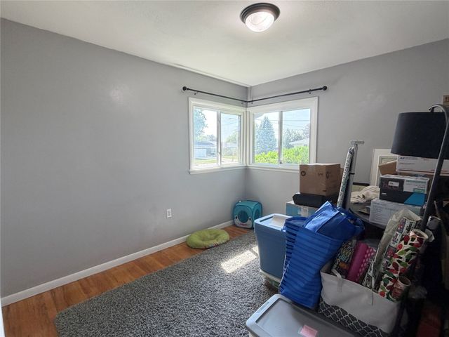 2008 N 3rd Avenue E, Newton, IA 50208