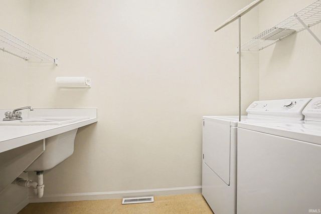 1132 Diamond Drive, Mishawaka, IN 46544