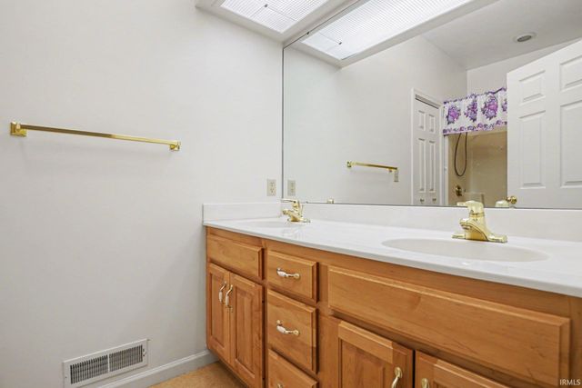 1132 Diamond Drive, Mishawaka, IN 46544