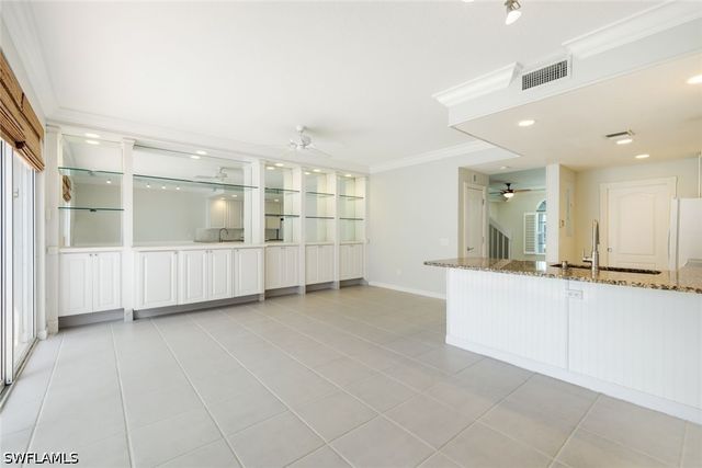 6124 Towncenter CIR, Naples, FL 34119