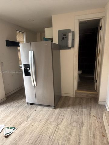 634 SW 10th Ave, Miami, FL 33130