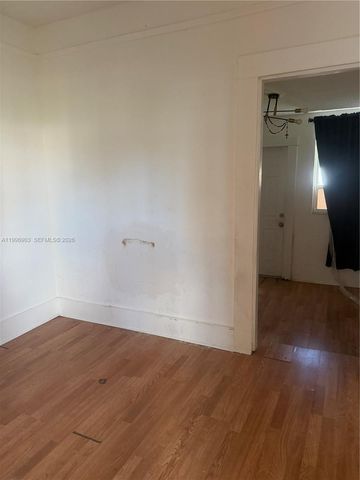 634 SW 10th Ave, Miami, FL 33130