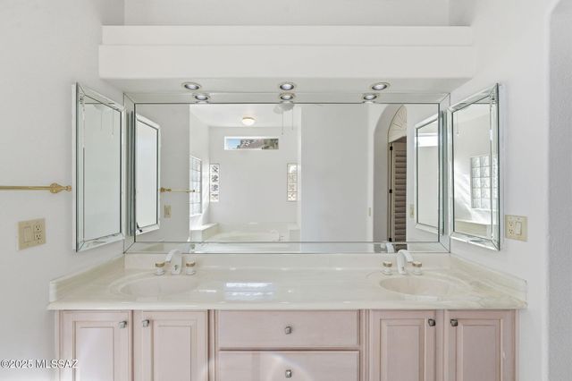 65159 E Diamond Ridge Court, Tucson, AZ 85739