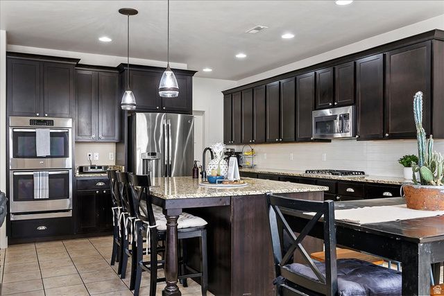 911 CALLIE CT, North Salt Lake, UT 84054