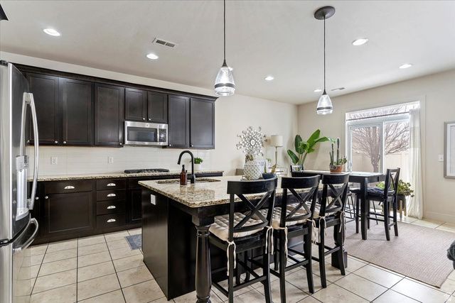 911 CALLIE CT, North Salt Lake, UT 84054