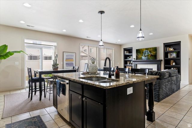 911 CALLIE CT, North Salt Lake, UT 84054