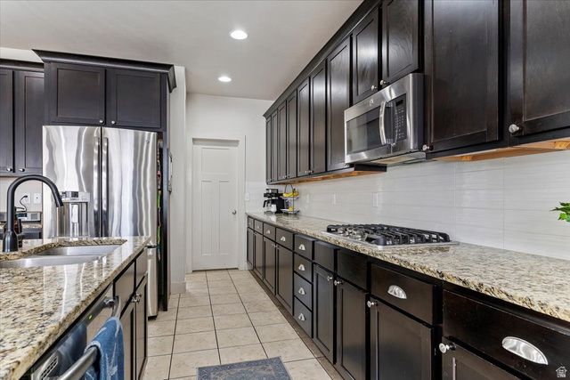 911 CALLIE CT, North Salt Lake, UT 84054