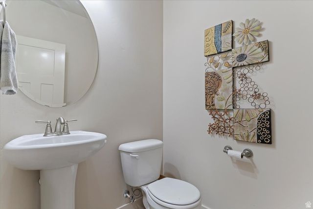 911 CALLIE CT, North Salt Lake, UT 84054