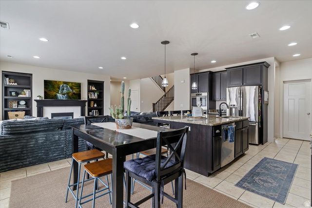 911 CALLIE CT, North Salt Lake, UT 84054