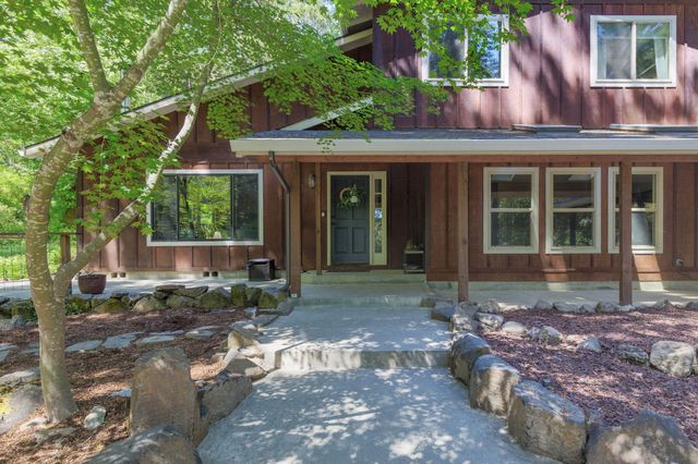 512 Bonnie Lane, Grants Pass, OR 97527