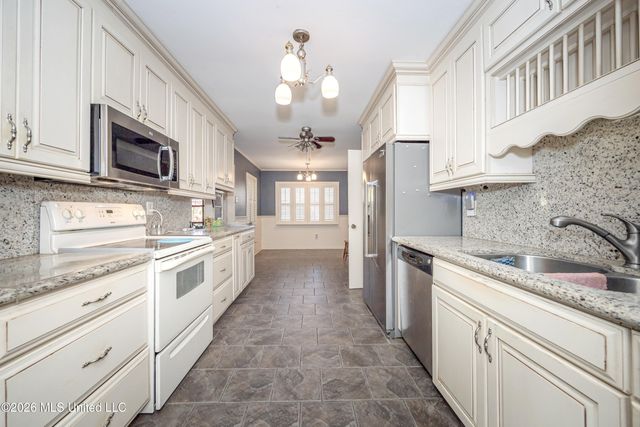 424 Alicia Drive, Biloxi, MS 39531