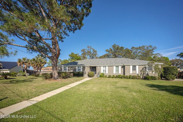 424 Alicia Drive, Biloxi, MS 39531
