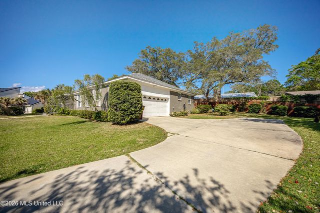 424 Alicia Drive, Biloxi, MS 39531