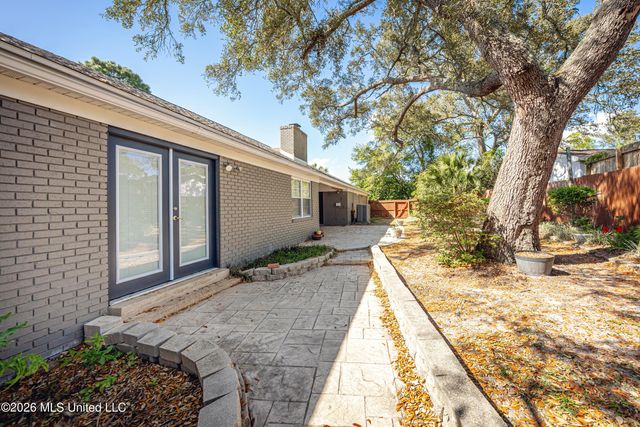 424 Alicia Drive, Biloxi, MS 39531