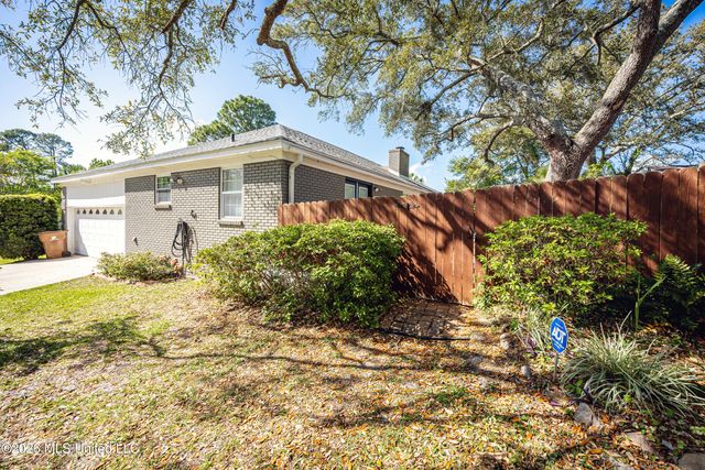 424 Alicia Drive, Biloxi, MS 39531