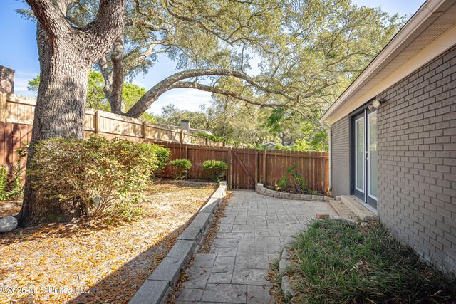 424 Alicia Drive, Biloxi, MS 39531