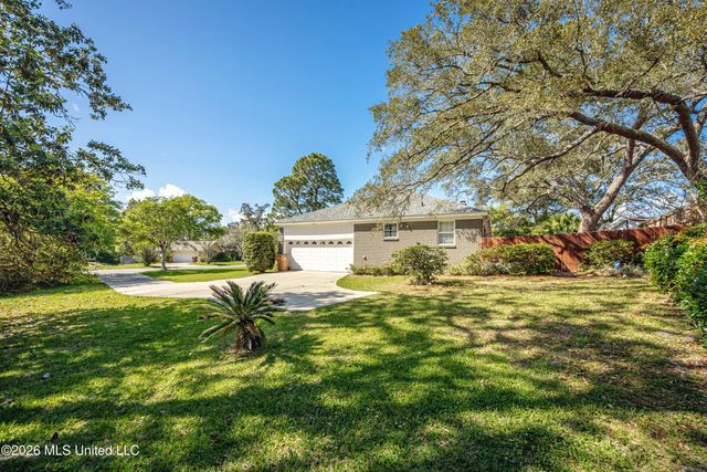 424 Alicia Drive, Biloxi, MS 39531
