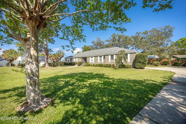 424 Alicia Drive, Biloxi, MS 39531