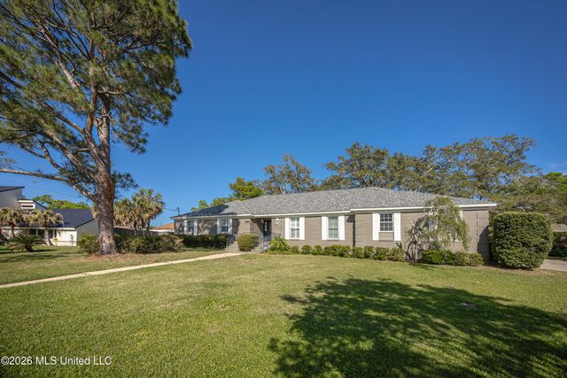 424 Alicia Drive, Biloxi, MS 39531