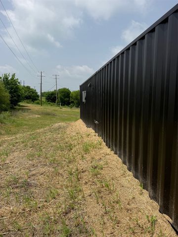 430 N Dallas Street, Palmer, TX 75152