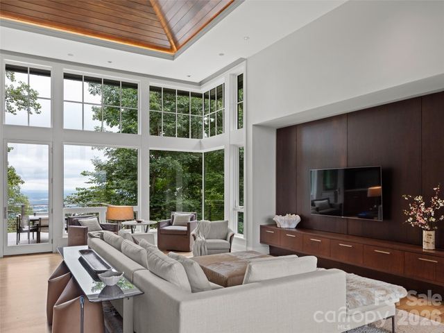 8 Deer Grass Court, Arden, NC 28704