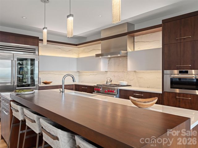 8 Deer Grass Court, Arden, NC 28704