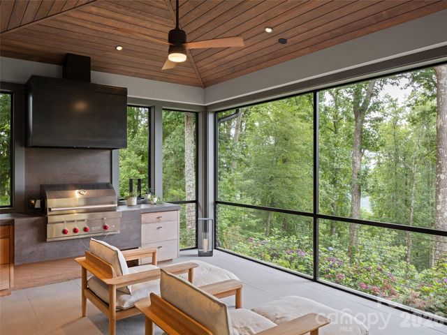 8 Deer Grass Court, Arden, NC 28704