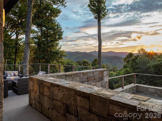 8 Deer Grass Court, Arden, NC 28704