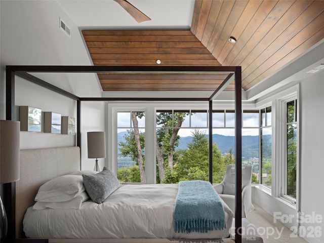 8 Deer Grass Court, Arden, NC 28704