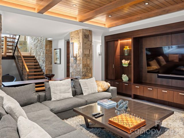 8 Deer Grass Court, Arden, NC 28704