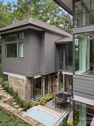 8 Deer Grass Court, Arden, NC 28704