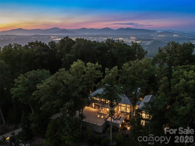 8 Deer Grass Court, Arden, NC 28704