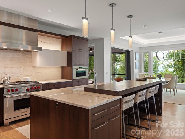 8 Deer Grass Court, Arden, NC 28704