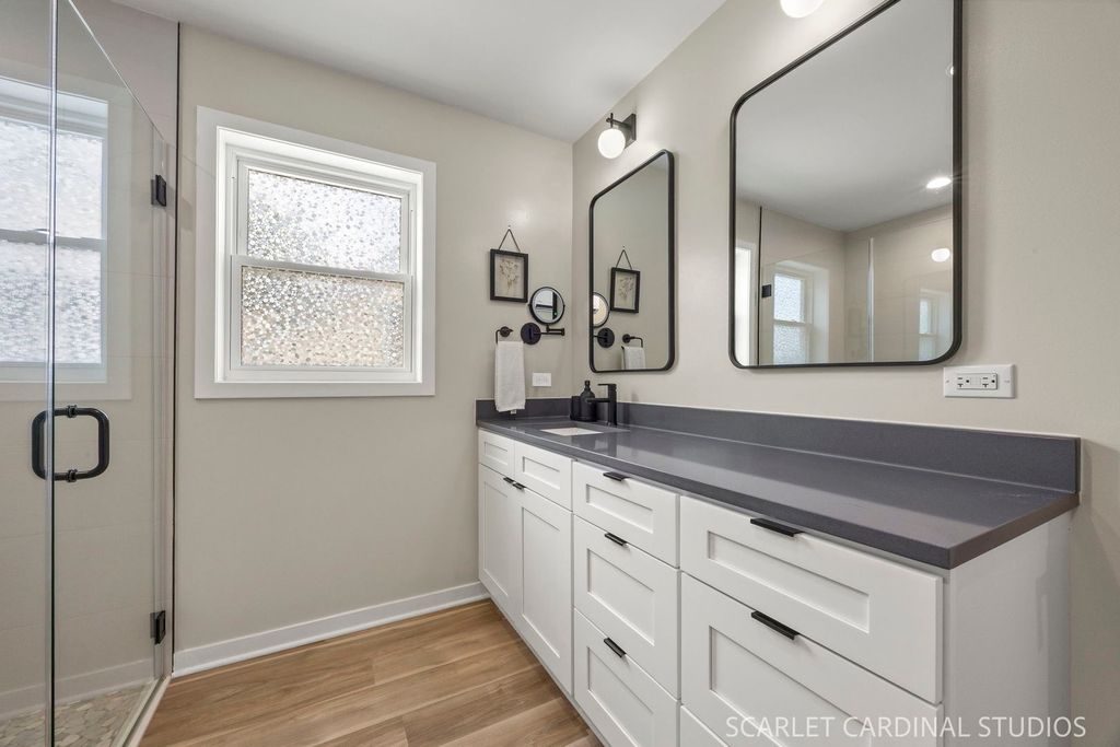 Image 11 of property listing at 326 S Chase Avenue, Lombard, IL 60148