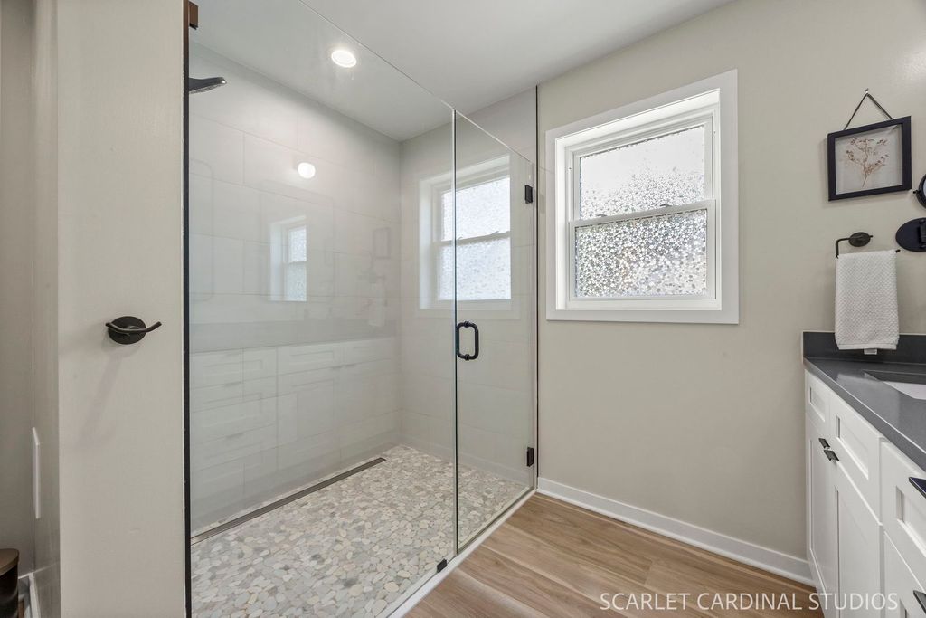Image 12 of property listing at 326 S Chase Avenue, Lombard, IL 60148
