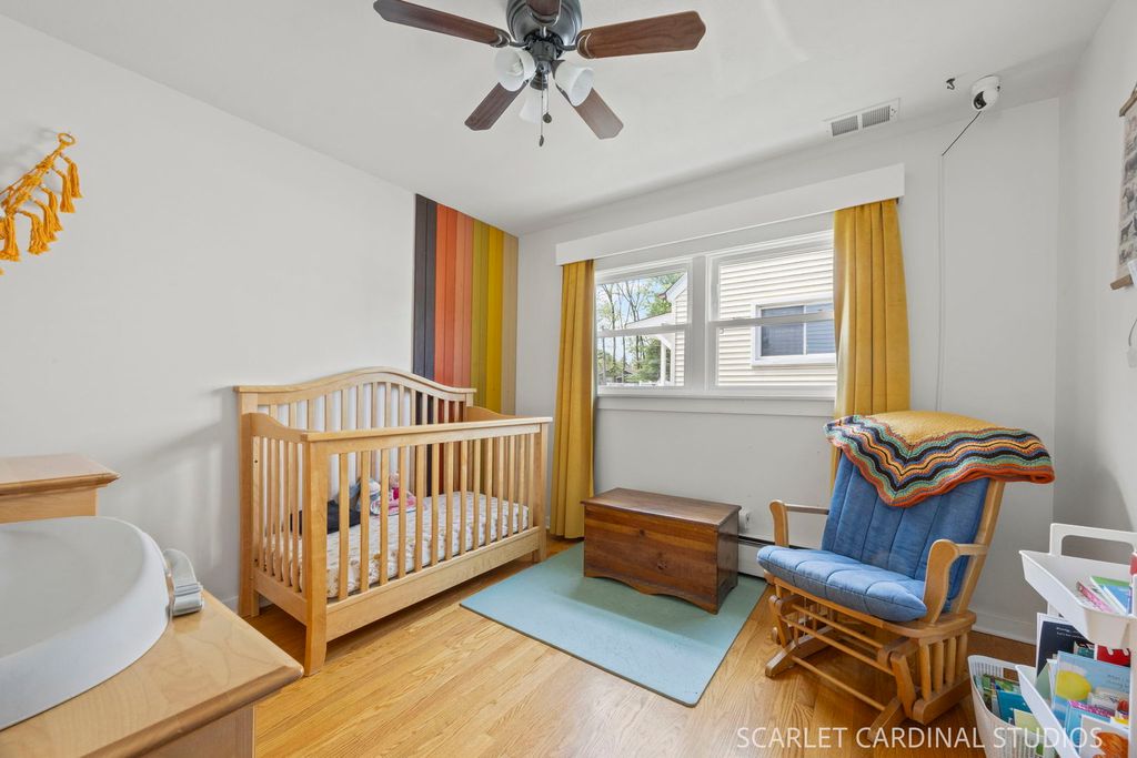 Image 15 of property listing at 326 S Chase Avenue, Lombard, IL 60148