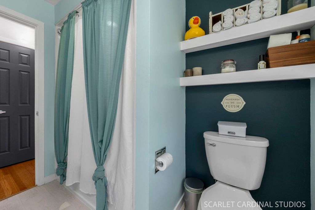 Image 18 of property listing at 326 S Chase Avenue, Lombard, IL 60148