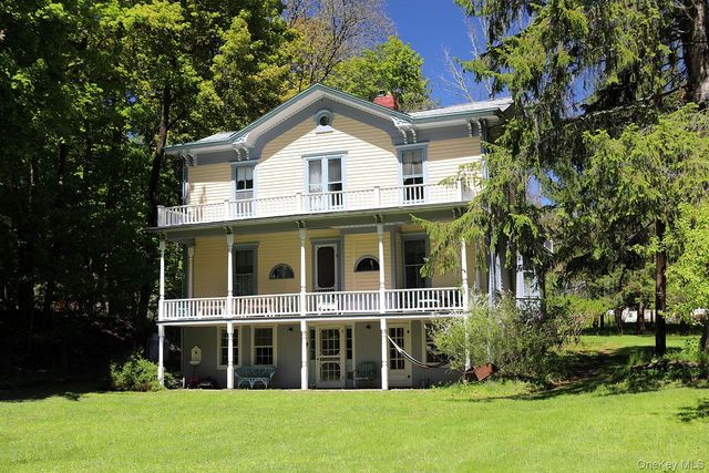 12 Railroad Street, Long Eddy, NY 12760